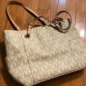 Michael Kors bag good condition!